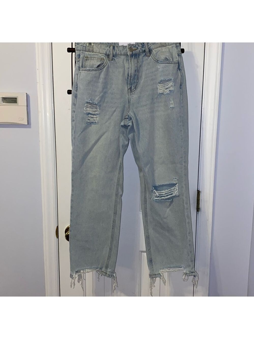 Women’s size 4/27 Vervet jeanswith raw hem, high-rise, slim wide-leg